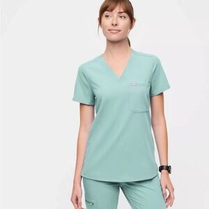 FIGS SEAGLASS Catarina top